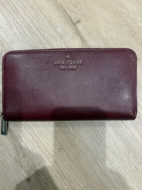 Kate Spade Burgundy Zip Around Wallet Saffiano Leather Oxblood Gold Zip